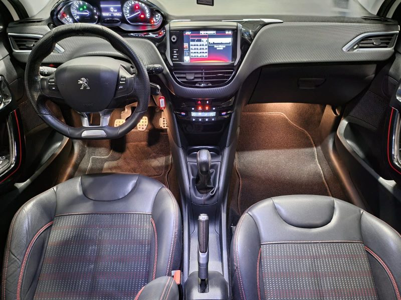 PEUGEOT 208 1.2 THP PURETECH 110cv GT LINE /CARPLAY / RADAR ARRIERE