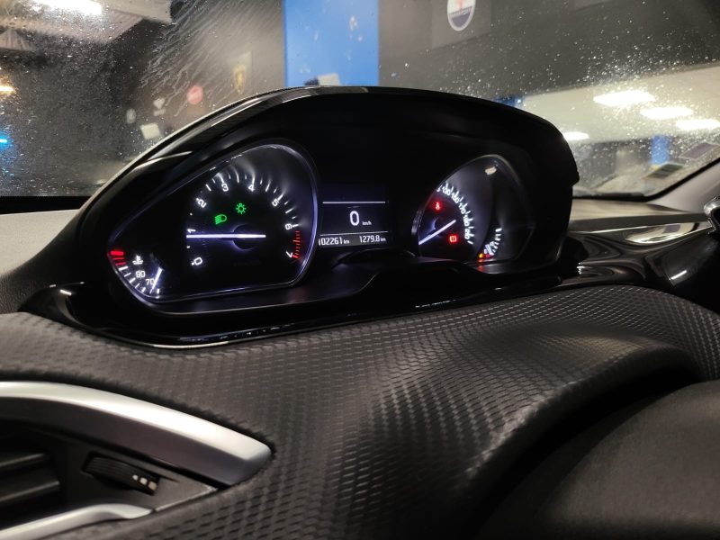 PEUGEOT 208 1.2 THP PURETECH 110cv GT LINE /CARPLAY / RADAR ARRIERE