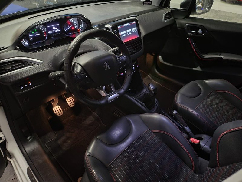 PEUGEOT 208 1.2 THP PURETECH 110cv GT LINE /CARPLAY / RADAR ARRIERE