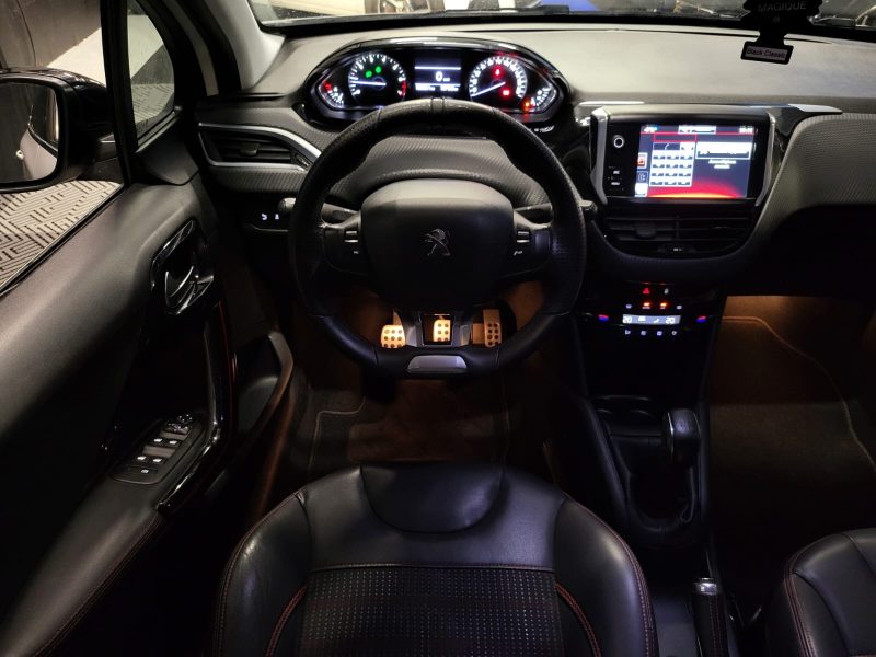 PEUGEOT 208 1.2 THP PURETECH 110cv GT LINE /CARPLAY / RADAR ARRIERE
