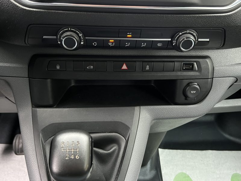 PEUGEOT EXPERT III 1.6 BLUE HDI 115 Cv MOYEN / 3 PLACES GPS CARPLAY & ANDROID - GARANTIE 6 MOIS