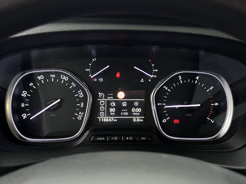 PEUGEOT EXPERT III 1.6 BLUE HDI 115 Cv MOYEN / 3 PLACES GPS CARPLAY & ANDROID - GARANTIE 6 MOIS