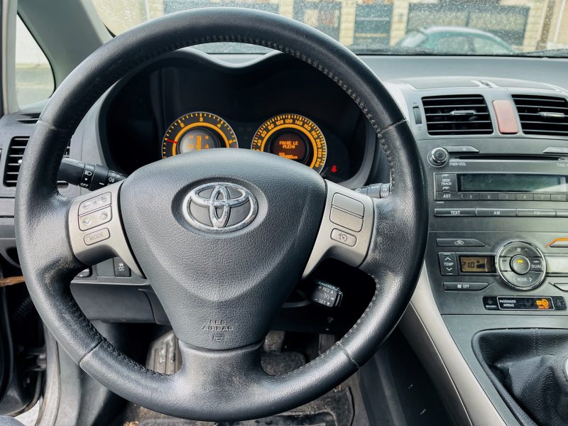 TOYOTA AURIS 2007