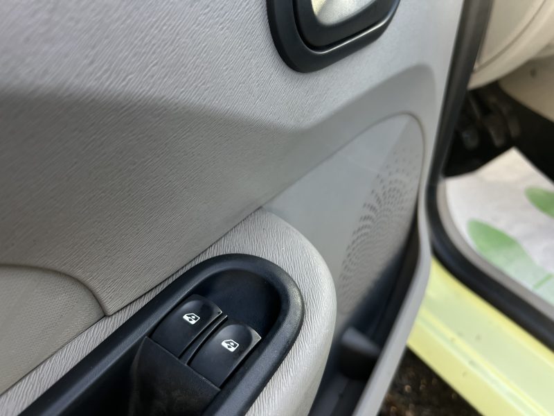 RENAULT TWINGO II 1.2 75 Cv PREMIERE MAIN / KIT BLUETOOTH - GARANTIE 1 AN