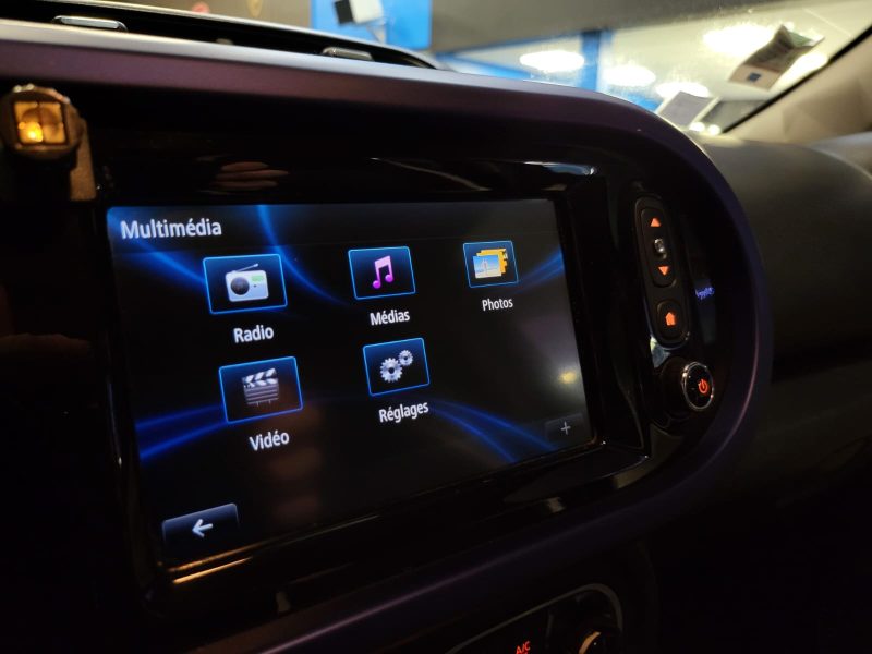 RENAULT TWINGO III 0.9 TCe 90Cv COSMIC INTENSE EDC EDITION LIMITEE