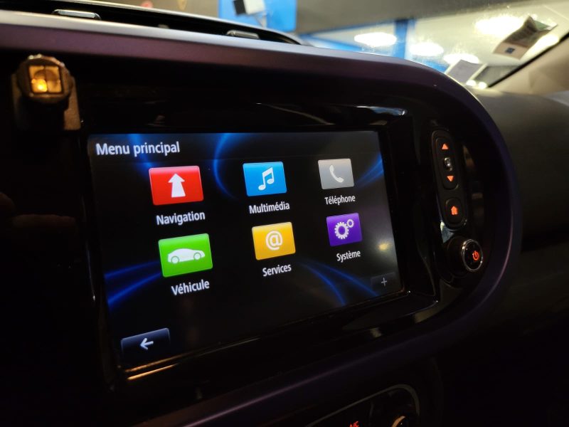 RENAULT TWINGO III 0.9 TCe 90Cv COSMIC INTENSE EDC EDITION LIMITEE