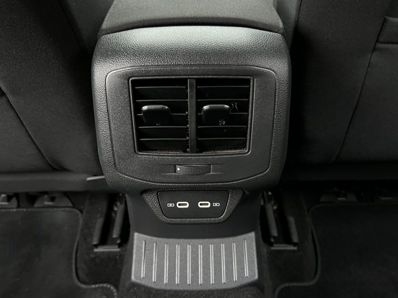 VOLKSWAGEN T-ROC CARAT 1.5 TSI EVO 150 Cv DSG7 / VIRTUAL COCKPIT APPLE & ANDROID - GARANTIE 1 AN