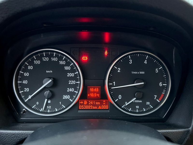 BMW SERIE 3 E90 PHASE 2 LCI 318i 2.0 143 Cv 1ERE MAIN FRANCAISE 53 800 KMS GPS CUIR - GARANTIE 1 AN