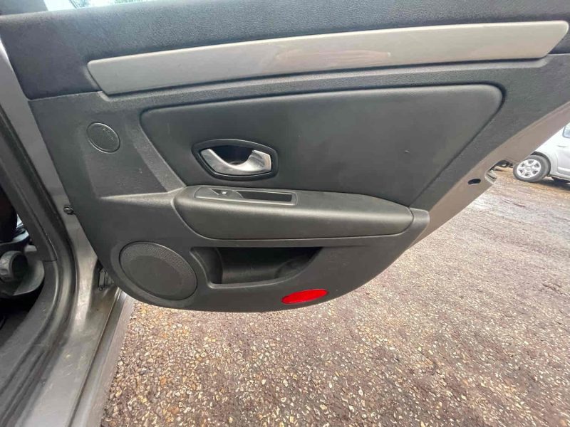 RENAULT LAGUNA III 2011 1.5 dCi 110cv