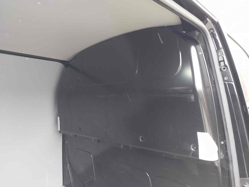 VOLKSWAGEN TRANSPORTER TDI 150 H1 L2