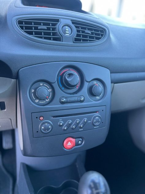 RENAULT CLIO 1.2 75 Authentique 