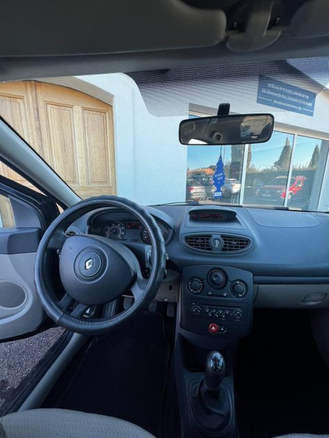 RENAULT CLIO 1.2 75 Authentique 