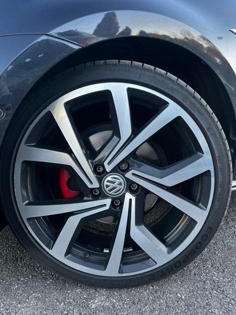 VOLKSWAGEN GOLF  2014