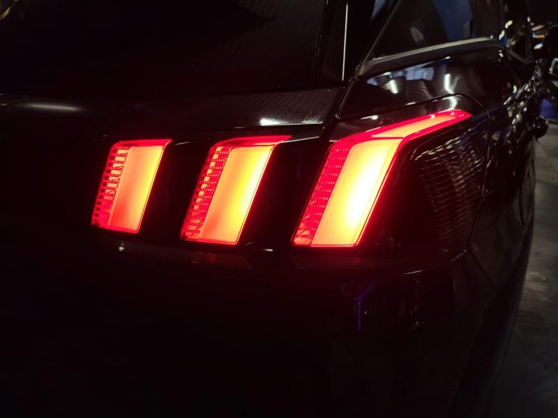 PEUGEOT 3008  1.5 BLUE HDI 130 GT LINE EAT TOIT OUVRANT / VIRTUAL COCKPIT / APPLE CARPLAY