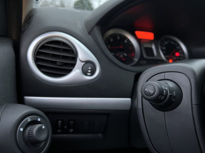 RENAULT CLIO III PHASE 2 ESTATE 1.5 DCI 70 Cv - GARANTIE 1 AN