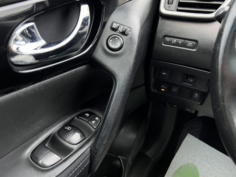 NISSAN QASHQAI II CONNECT EDITION 1.5 DCI 110 Cv GPS CAMERA 360 TOIT PANORAMIQUE - GARANTIE 1 AN