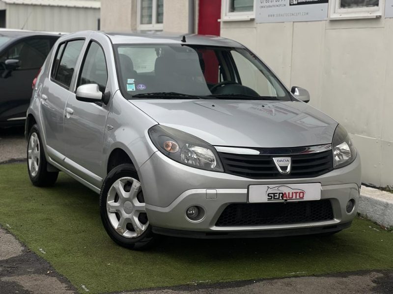 DACIA SANDERO 2010