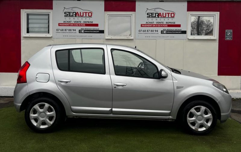 DACIA SANDERO 2010