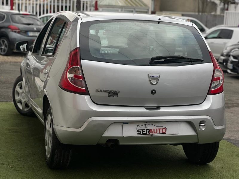DACIA SANDERO 2010