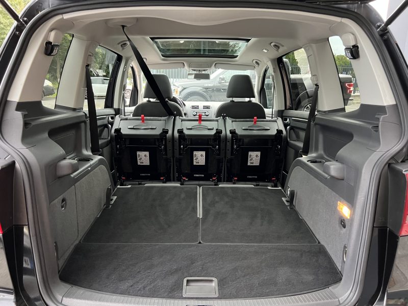 VOLKSWAGEN TOURAN II CARAT 1.6 TDI 105 Cv 7 PLACES TOIT OUVRANT GPS CRIT AIR 2 - GARANTIE 1 AN