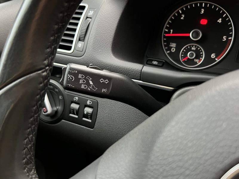 VOLKSWAGEN TOURAN II CARAT 1.6 TDI 105 Cv 7 PLACES TOIT OUVRANT GPS CRIT AIR 2 - GARANTIE 1 AN