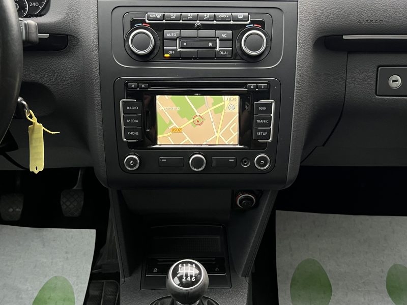 VOLKSWAGEN TOURAN II CARAT 1.6 TDI 105 Cv 7 PLACES TOIT OUVRANT GPS CRIT AIR 2 - GARANTIE 1 AN