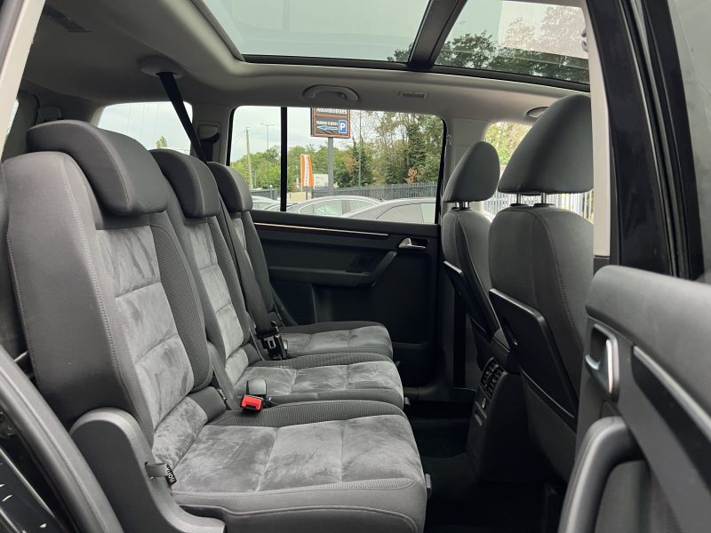 VOLKSWAGEN TOURAN II CARAT 1.6 TDI 105 Cv 7 PLACES TOIT OUVRANT GPS CRIT AIR 2 - GARANTIE 1 AN