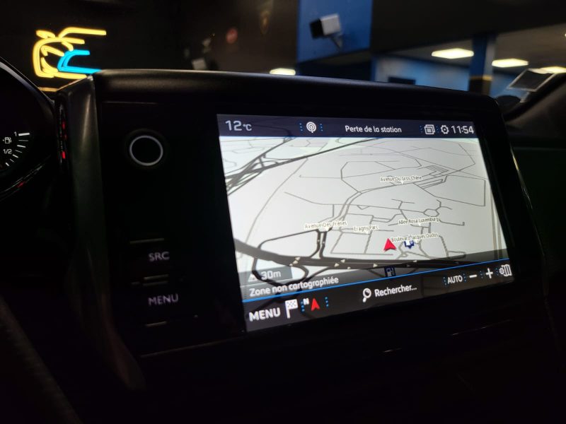 PEUGEOT 208 ALLURE 1.6 BlueHDi 100 cv RADAR DE RECULE / CLIM AUTO / CARPLAY