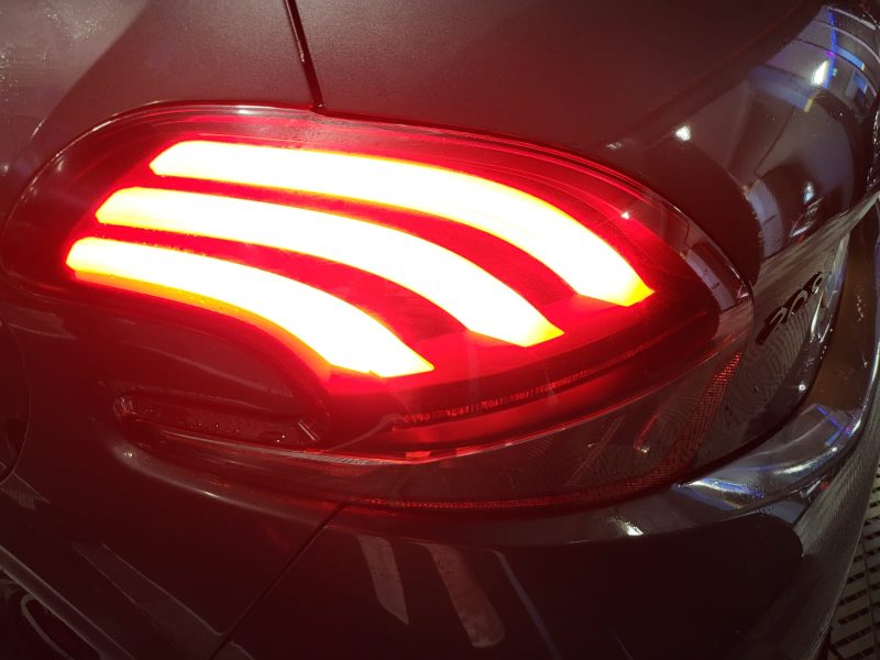 PEUGEOT 208 ALLURE 1.6 BlueHDi 100 cv RADAR DE RECULE / CLIM AUTO / CARPLAY