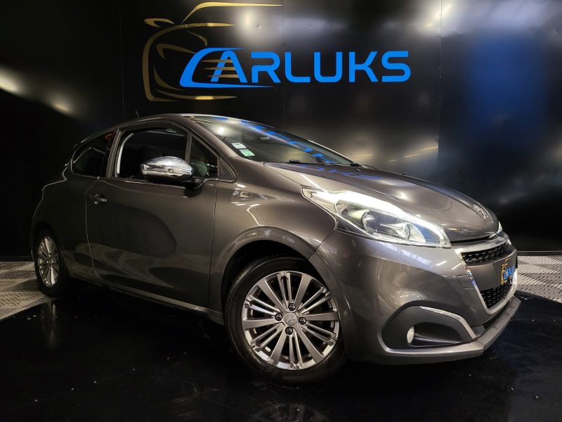 PEUGEOT 208 1.2 VTI 82cv ALLURE /TOIT PANO+CAR PLAY+CAMERA DE RECUL/