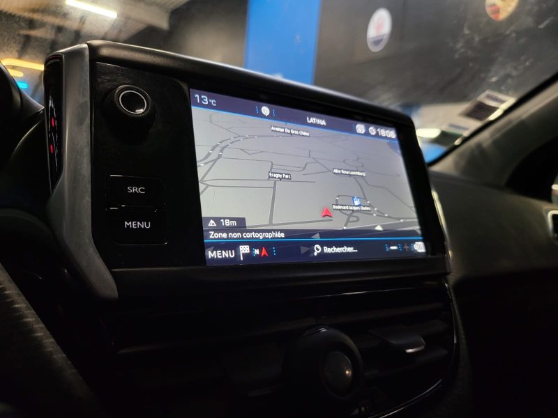 PEUGEOT 208 1.2 VTI 82cv ALLURE /TOIT PANO+CAR PLAY+CAMERA DE RECUL/