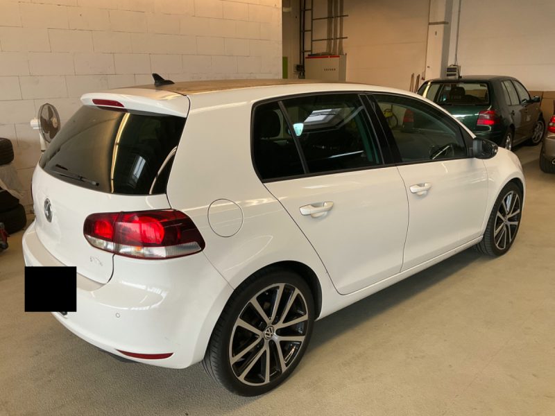 VOLKSWAGEN GOLF 2010