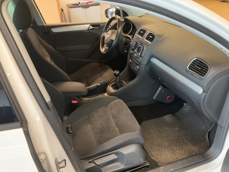 VOLKSWAGEN GOLF 2010