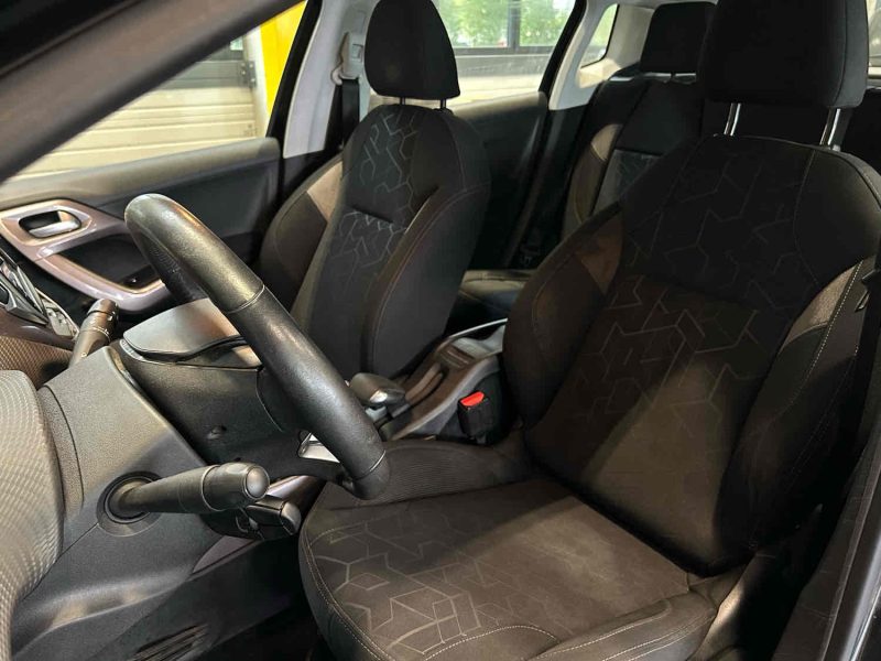 Peugeot 2008 - 1.2 VTI 82cv - Active- Distribution OK