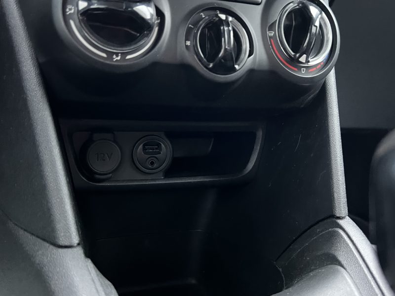 PEUGEOT 208 PHASE 2 II 1.6 BLUE HDI 75 Cv GPS BLUETOOTH REGULATEUR LIMITEUR 5 PORTES - GARANTIE 1 AN