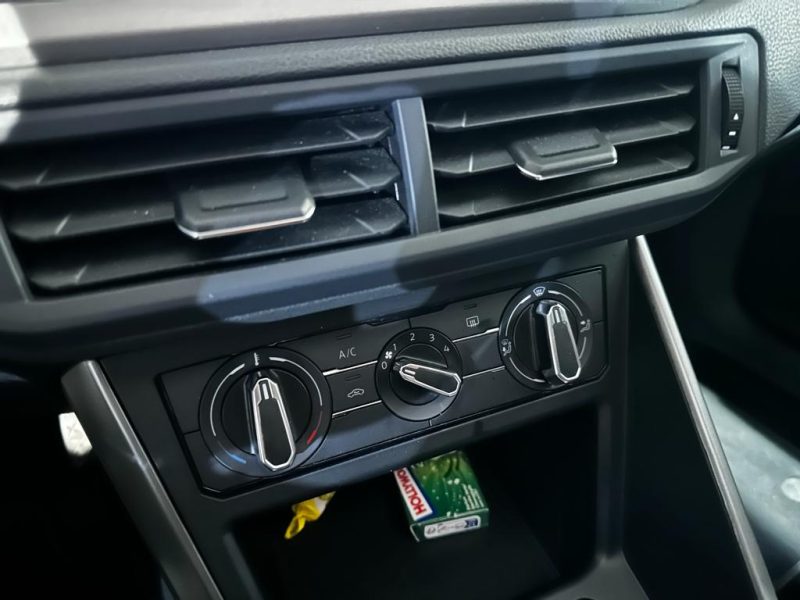 1.0 TSI 95 cv CONFORTLINE / TOIT OUVRANT / CARPLAY / CAMERA AR