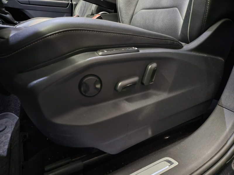 VOLKSWAGEN TIGUAN 2.0 TDI 150CV R-LINE/ TOIT OUVRANT+CARPLAY+CAMERA 360/