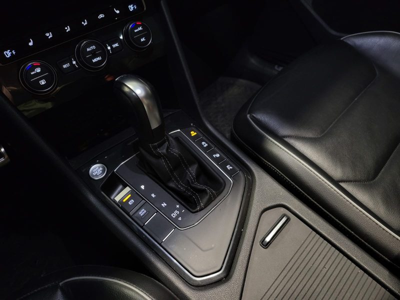 VOLKSWAGEN TIGUAN 2.0 TDI 150CV R-LINE/ TOIT OUVRANT+CARPLAY+CAMERA 360/