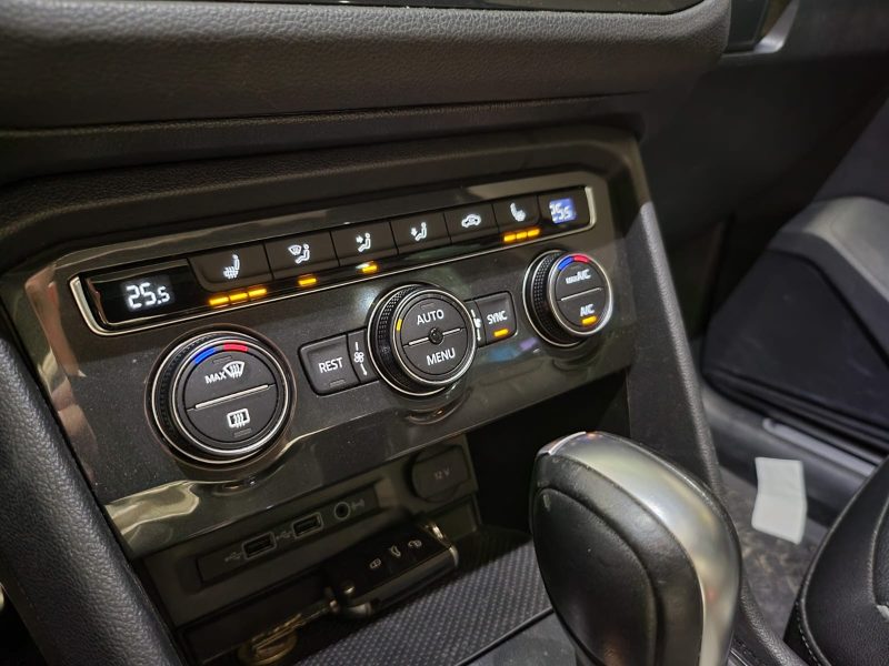 VOLKSWAGEN TIGUAN 2.0 TDI 150CV R-LINE/ TOIT OUVRANT+CARPLAY+CAMERA 360/