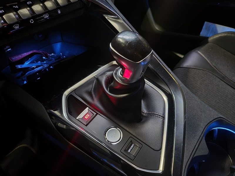 PEUGEOT 3008 1.2 THP 130cv GT LINE / VIRTUAL COCKPIT+CAMERA+CARPLAY/