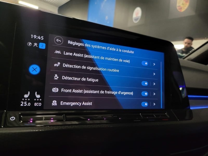 VOLKSWAGEN GOLF VIII GTE 1.4 EHYBRID 245 CV CARPLAY / REGULATEUR ADAPTATIF / SIEGES ET VOLANT CHAUFF