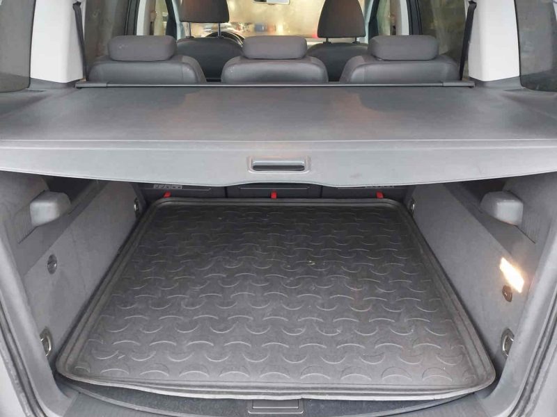 VOLKSWAGEN TOURAN CONFORTLINE