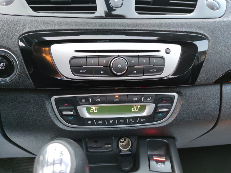 RENAULT SCÉNIC III 2016