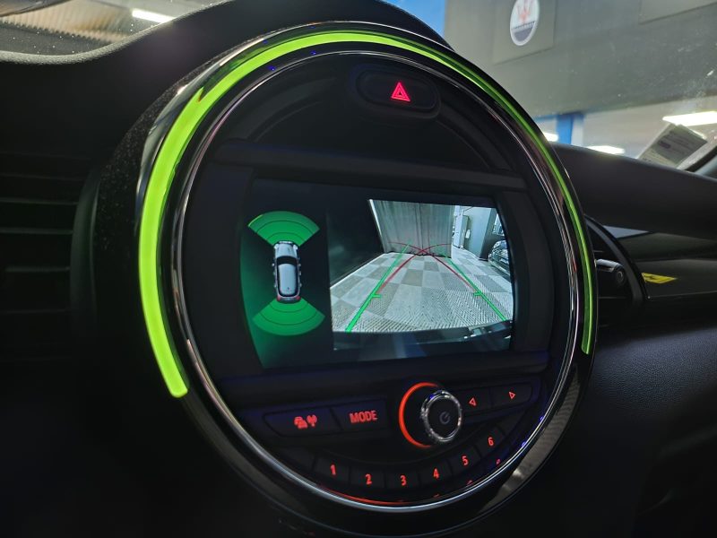 MINI MINI COOPER 136 CV EDITION GREENWICH BVA7 TOIT OUVRANT / PACK LUMIERE D'AMBIANCE / CARPLAY