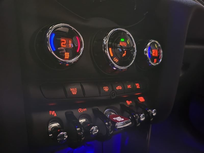 MINI MINI COOPER 136 CV EDITION GREENWICH BVA7 TOIT OUVRANT / PACK LUMIERE D'AMBIANCE / CARPLAY