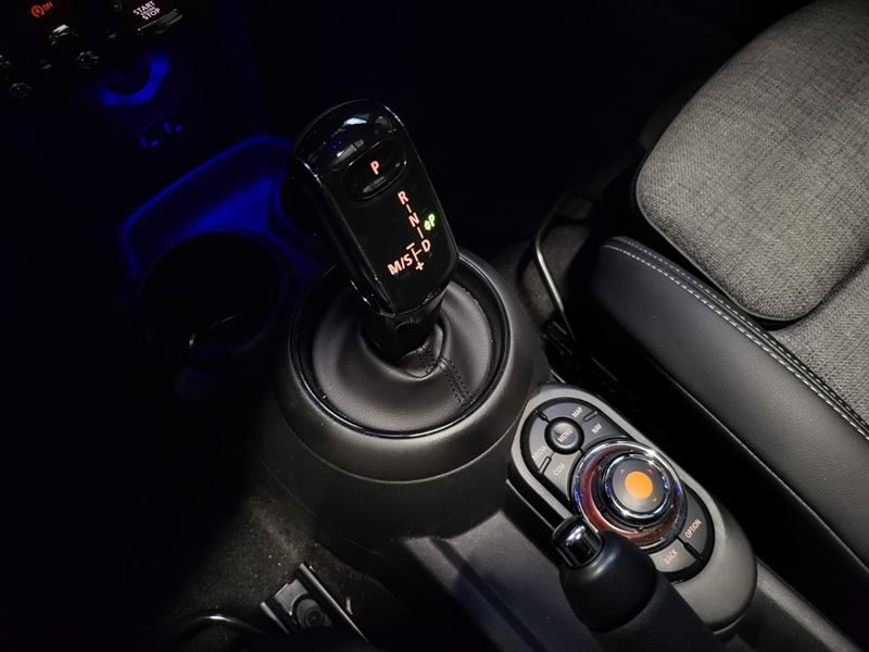 MINI MINI COOPER 136 CV EDITION GREENWICH BVA7 TOIT OUVRANT / PACK LUMIERE D'AMBIANCE / CARPLAY