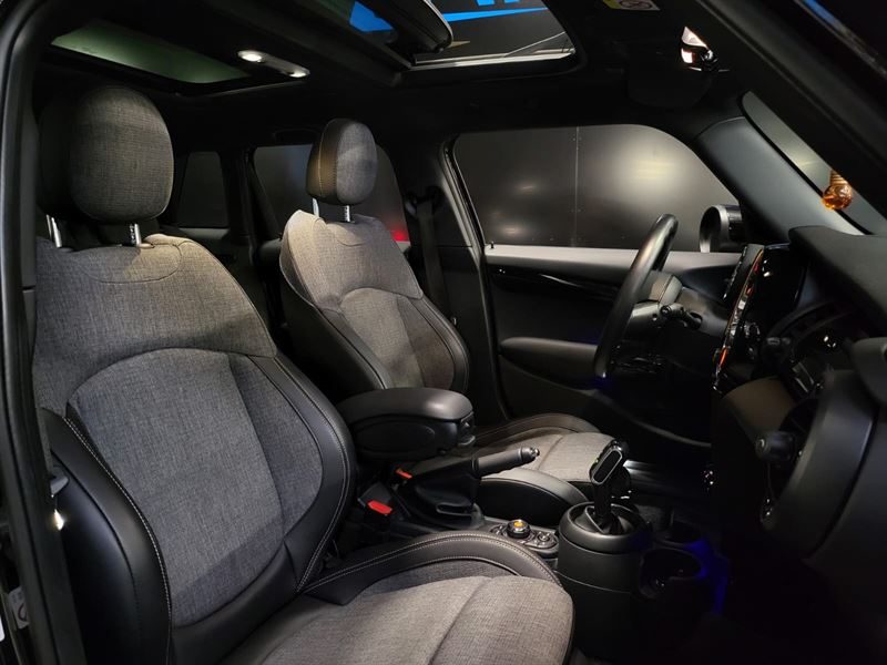 MINI MINI COOPER 136 CV EDITION GREENWICH BVA7 TOIT OUVRANT / PACK LUMIERE D'AMBIANCE / CARPLAY