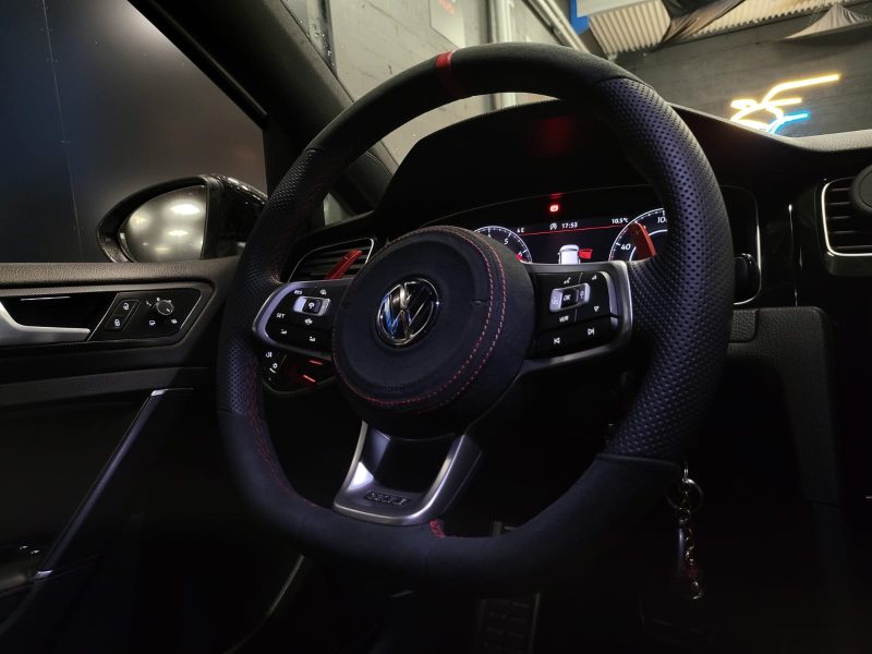 VOLKSWAGEN GOLF VII GTI TCR 2.0 TSI 290 CV REGULATEUR ADAPTATIF / TOIT NOIR / CARPLAY / CAMERA DE RE