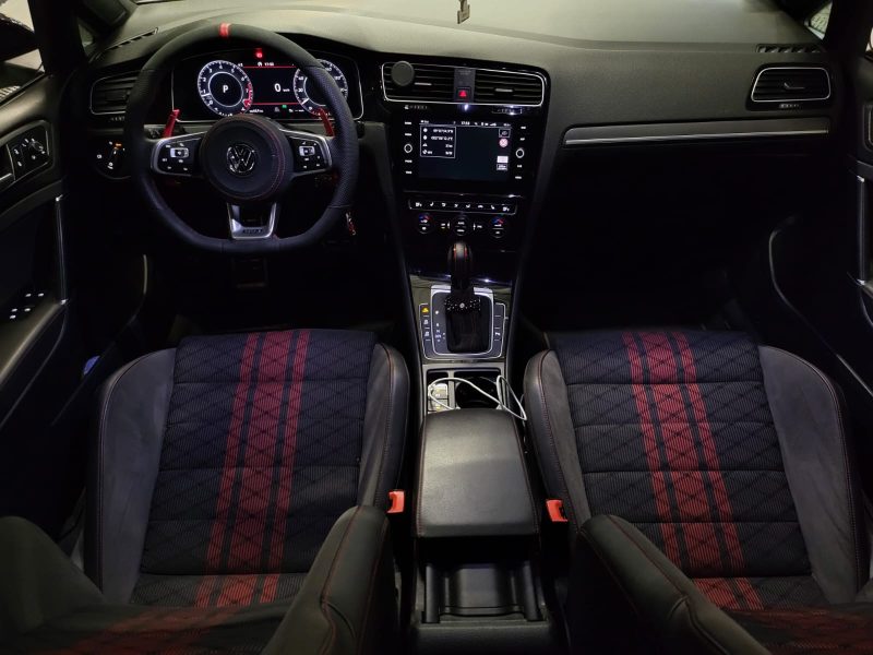 VOLKSWAGEN GOLF VII GTI TCR 2.0 TSI 290 CV REGULATEUR ADAPTATIF / TOIT NOIR / CARPLAY / CAMERA DE RE