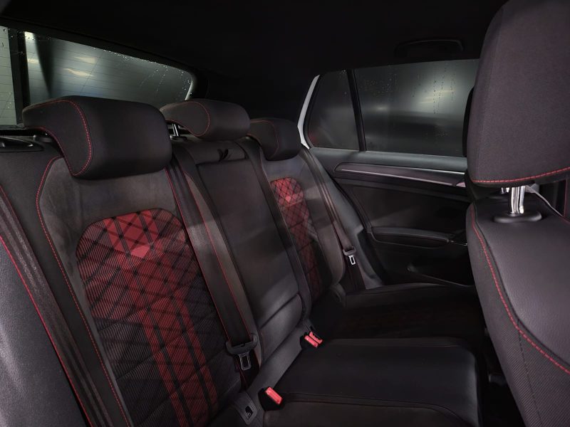 VOLKSWAGEN GOLF VII GTI TCR 2.0 TSI 290 CV REGULATEUR ADAPTATIF / TOIT NOIR / CARPLAY / CAMERA DE RE